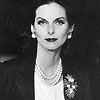 Модель Анн Сент-Мари в костюме Шанель, 1955 год Chanel