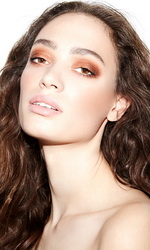 Макияж Smoky eyes с бронзовыми тенями Макияж Smoky eyes с бронзовыми тенями