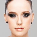 Макияж smoky eyes для голубых глаз 