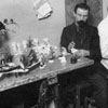 Артель по изготовлению елочных украшений. Начало 20 века Елочные игрушки