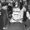 В текстильном отделе универмага 1947 год