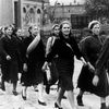 Советские девушки-добровольцы отправляются на фронт 1941 год