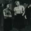 Студентки в музее, журнал «Смена», 1954 г. Советская мода