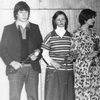 Мода СССР, трикотаж в полоску. В московском ЗАГСе, 1978 год Мода СССР, трикотаж в полоску. В московском ЗАГСе, 1978 год
