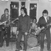 Мода СССР. Джинсовый костюм, самодеятельный ВИА, 1970-е Мода СССР. Джинсовый костюм, самодеятельный ВИА, 1970-е