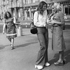 Модная джинсовая одежда и обувь на платформе, 1970-е Модная джинсовая одежда и обувь на платформе, 1970-е