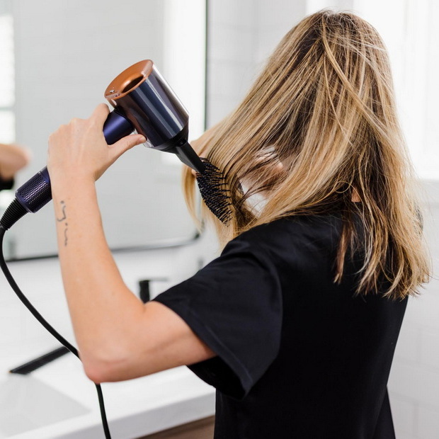 Как спасти фен Dyson после попадания воды 