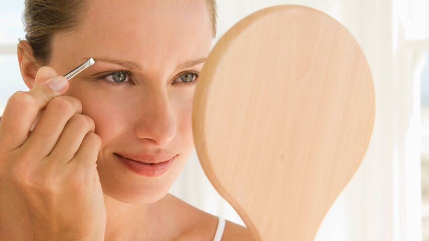 sourcil-parfait-4-gestes-cles-s-ils-sont-droits.jpeg sourcil-parfait-4-gestes-cles-s-ils-sont-droits.jpeg