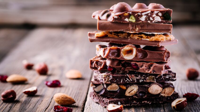 la-maxi-tablette-de-chocolat-facon-mendiants-la-recette-de-norbert-tarayre-a-faire-avec-les-enfants.jpeg