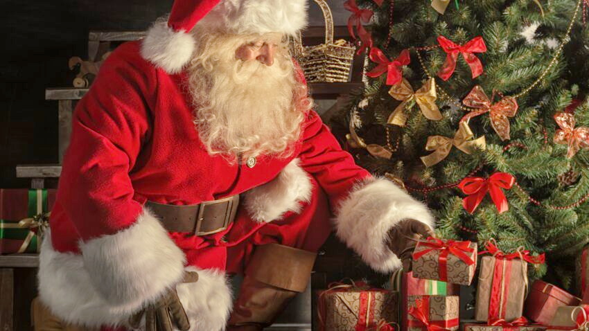 faut-il-feter-et-ouvrir-ses-cadeaux-de-noel-le-24-ou-le-25-decembre.jpeg
