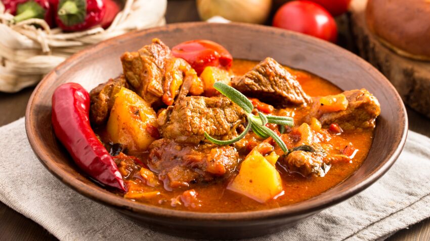 Рагу из свинины goulash-de-boeuf-a-la-hongroise.jpeg