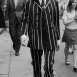Мода 1960-х. Брайан Джонс, участник группы The Rolling Stones в блейзере Мода 1960-х. Брайан Джонс, участник группы The Rolling Stones в блейзере