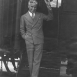 Чарли Чаплин в зрительских ботинках - Spectator shoes, начало 1940-х Чарли Чаплин в зрительских ботинках - Spectator shoes, начало 1940-х