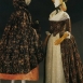 Женский плащ из набивного ситца с плиссированной оборкой, 1790-95 г., Институт костюма Киото Женский плащ из набивного ситца с плиссированной оборкой, 1790-95 г., Институт костюма Киото