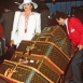 Джоан Коллинз с чемоданами Louis Vuitton, 1980-е